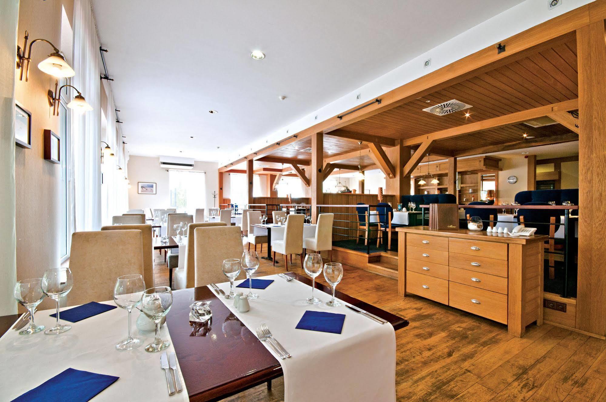 Leba Hotel & Spa Extérieur photo