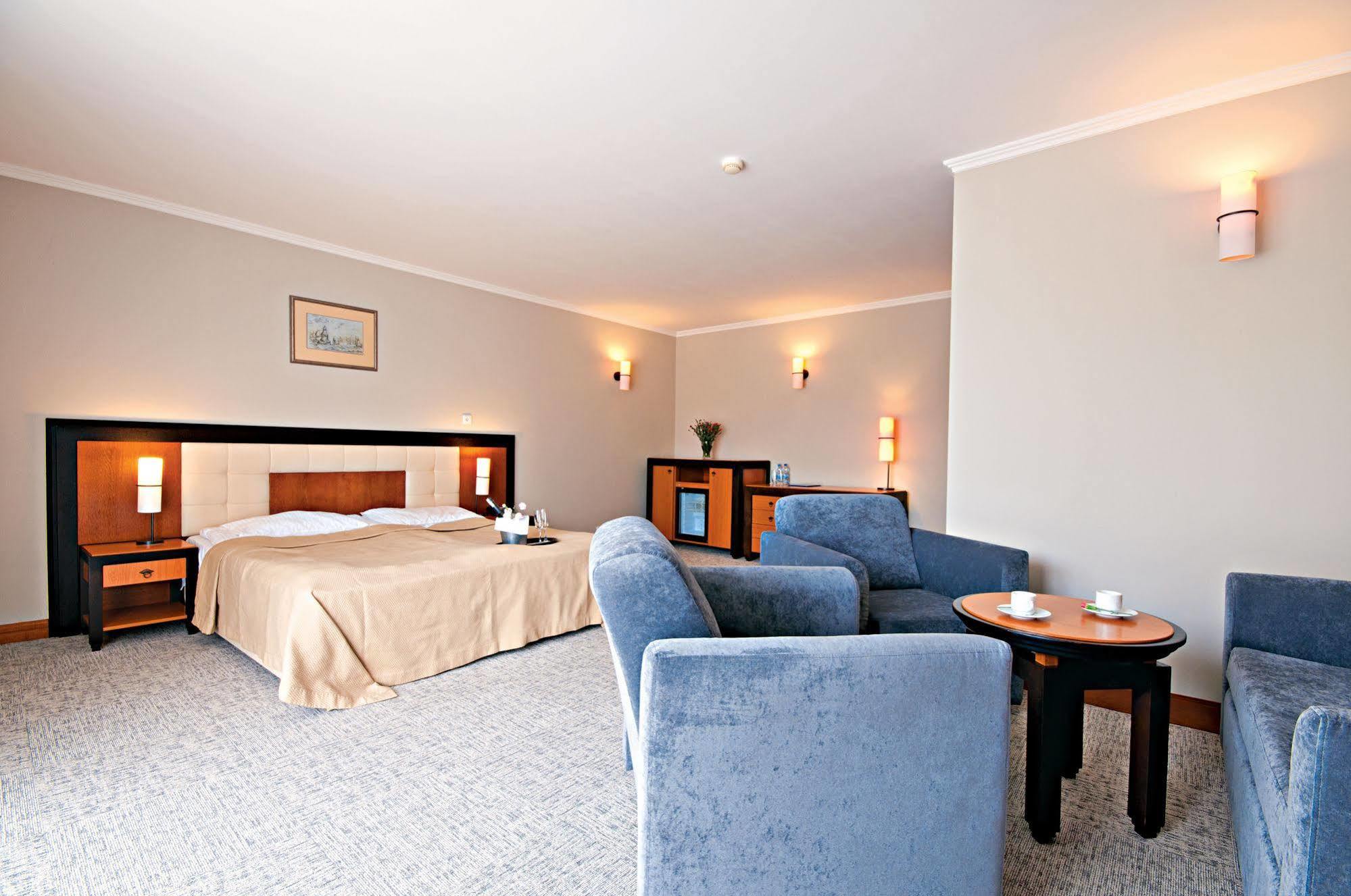 Leba Hotel & Spa Extérieur photo
