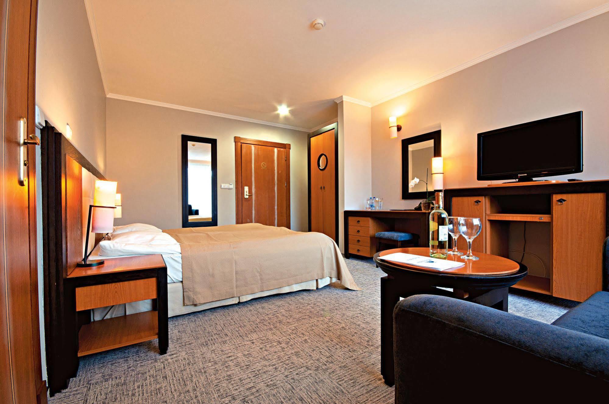 Leba Hotel & Spa Extérieur photo