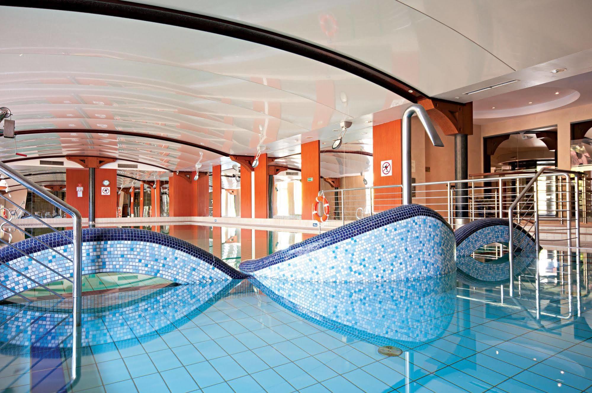 Leba Hotel & Spa Extérieur photo